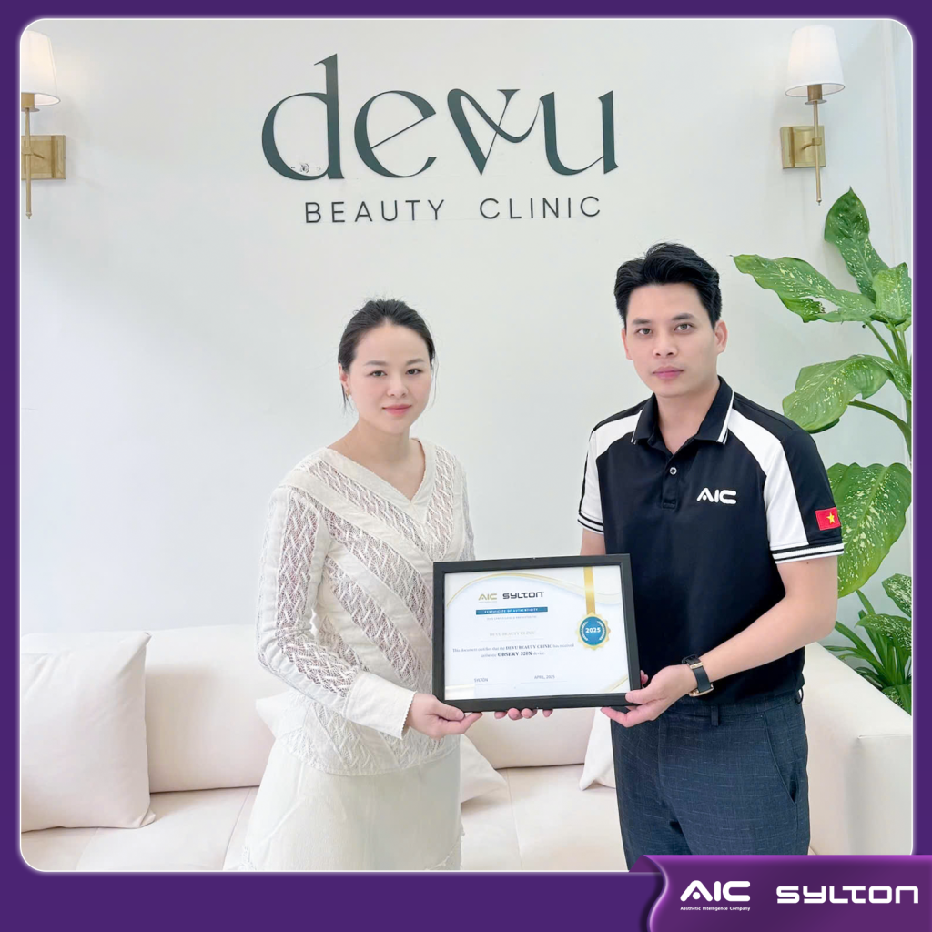 Observ 520x và đèn điều trị ánh sáng sinh học Esthelux cho Devu Beauty Clinic